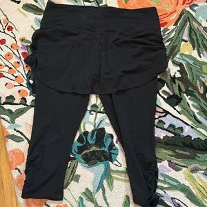 Athleta capri with skirt
